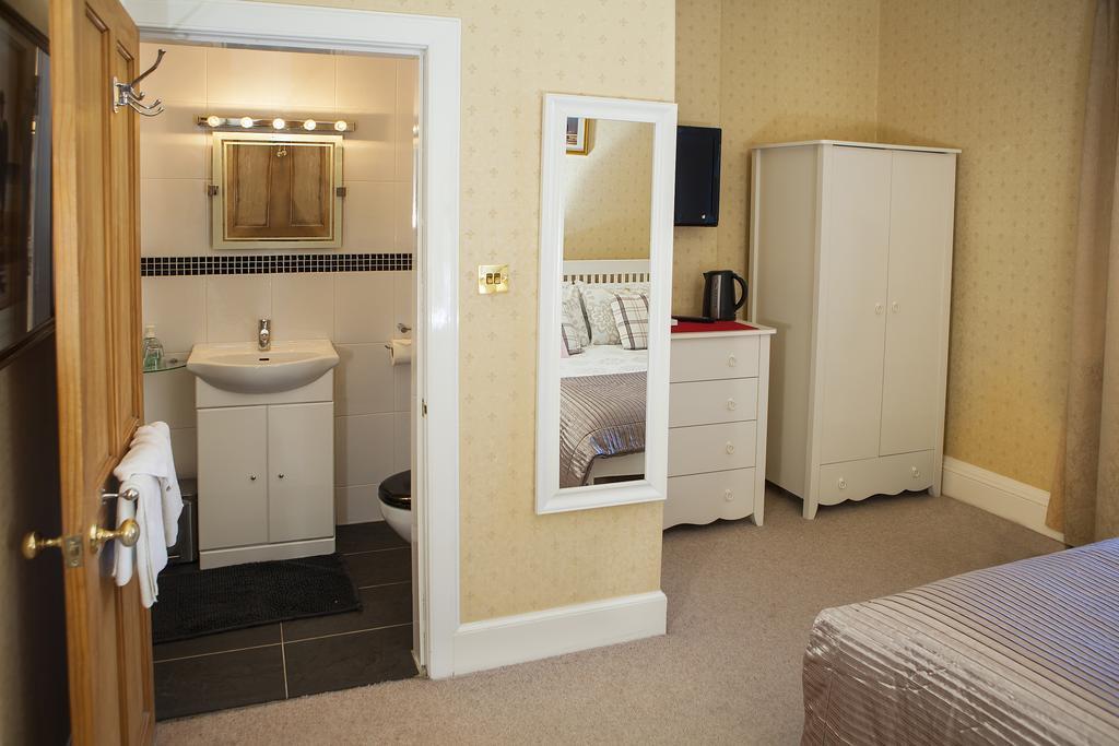 4Kt Guest House Единбург Екстериор снимка